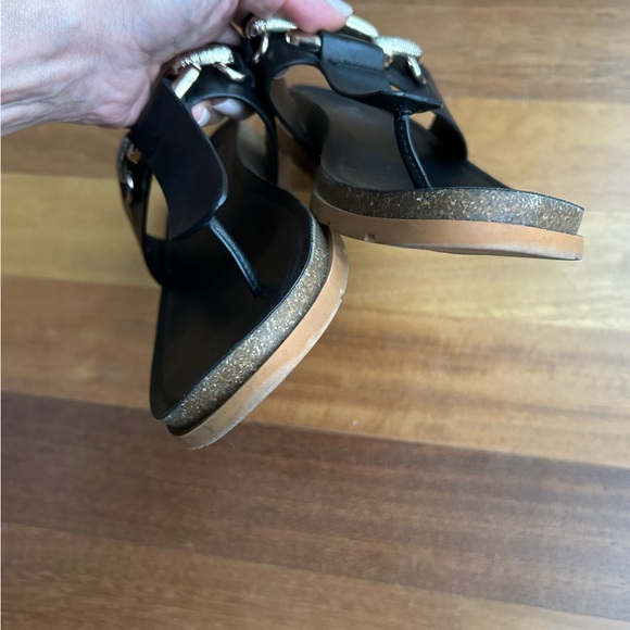 Leather thong sandal - Picture 8 of 11
